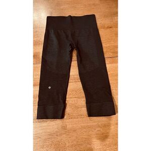 Lululemon All In Pant Seamless Cropped Leggings olive Green SZ XS